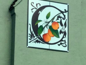 Pub Sign Writing